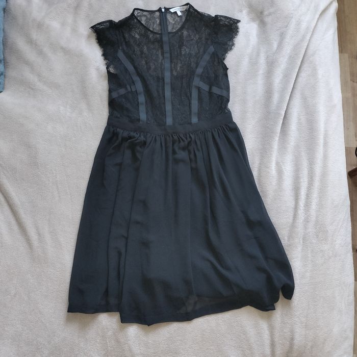 Czarna sukienka rozmiar 38