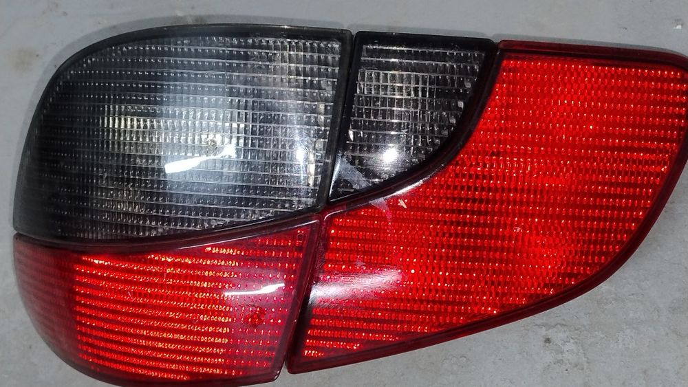 Задній фонар Peugeot 406