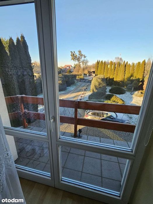 ELegancki dom z pięknym ogrodem i okolicą, 1 km od Krasnegostawu