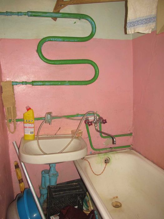 Продам 3 к. кв., р-н Центр-Центр. ринок  -зручно під магазин