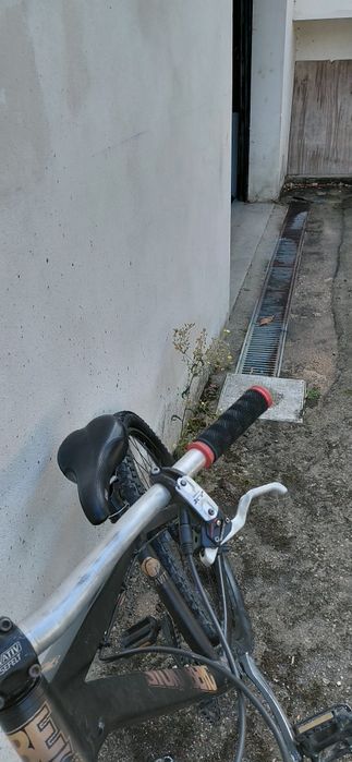 Berg stunka dirt/ wheeling
