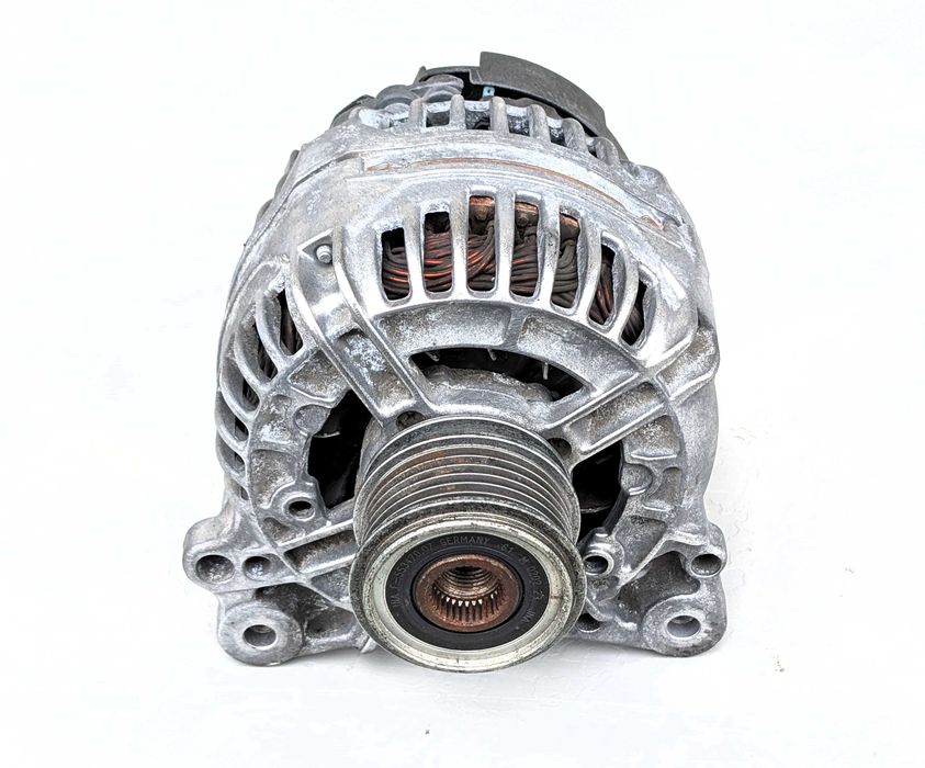 Генератор Audi A4 B5 B6 B7 A6 C5 Skoda Superb Volkswagen Passat B5 1.9TDI 120A