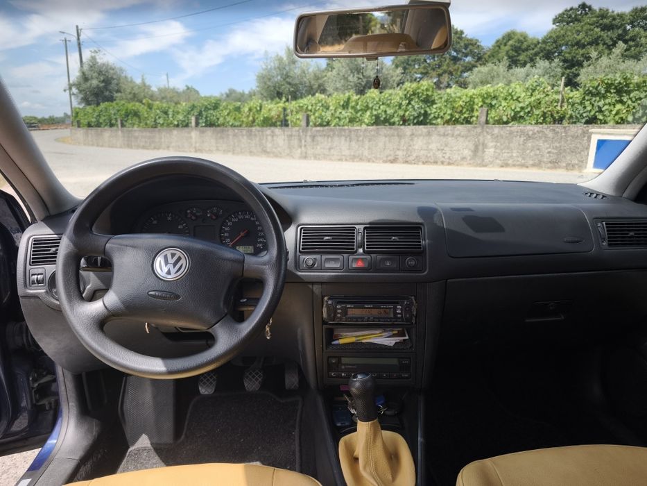 Volkswagen Golf IV 1.9 TDI (100cv) – Excelente Estado e Interiores em Pele
