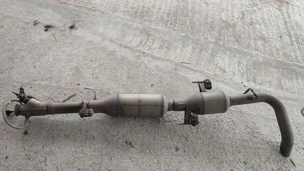 Глушник Вихлопна система Bi-Turbo Каталізатор 201005021R Renault Master