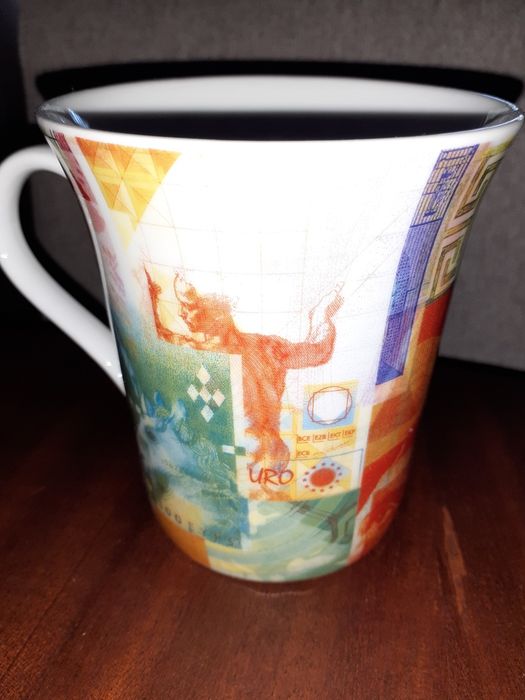 Caneca de loiça do BCE