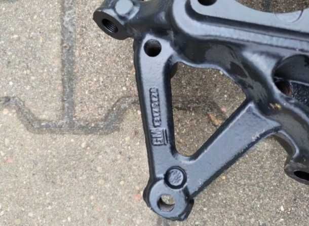 Komplet zwrotnic TYŁ L+P SAAB Opel Vectra Signum 9-3 II 93 nowe tuleje