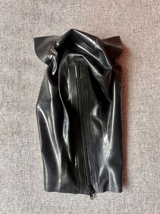 803A / Przebranie Maska M kot latex lateks 0,4 mm czarna czarne uszy