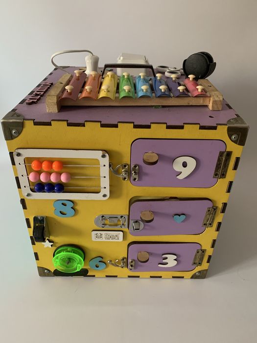 Розвиваюча іграшка Бізі куб для дрібноі моторики