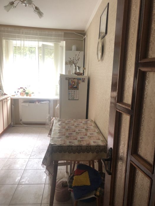 Окрема, велика кімната район вокзалу залізничного