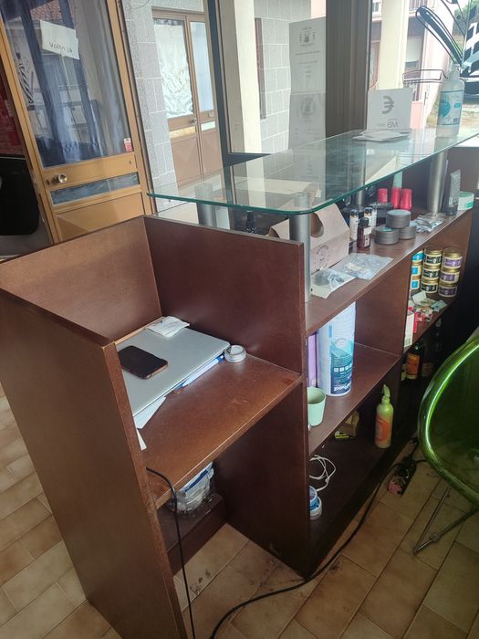 Balcão de loja com expositor