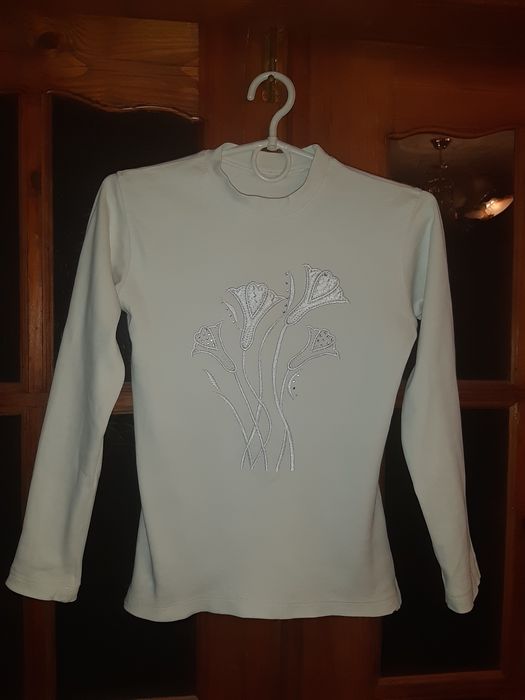 Продам Нарядную Кофточку