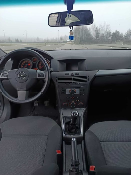 Opel Astra H GTC 1.8