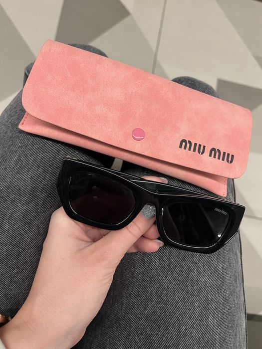 Okulary Miu Miu przeciwsloneczne z etui