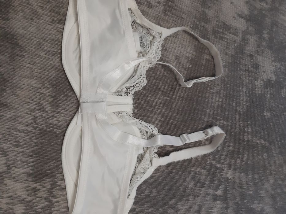 Biustonosz hunkemoller 75D, odpowiedni na 80C