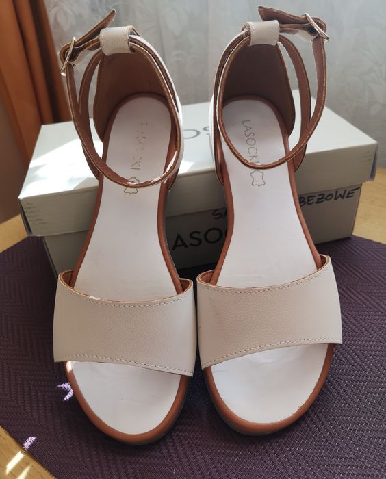 Sandałki, sandały damskie ecru, Lasocki rozm. 39