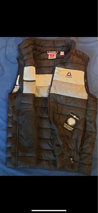 Reebok куртка, оригинальная!!