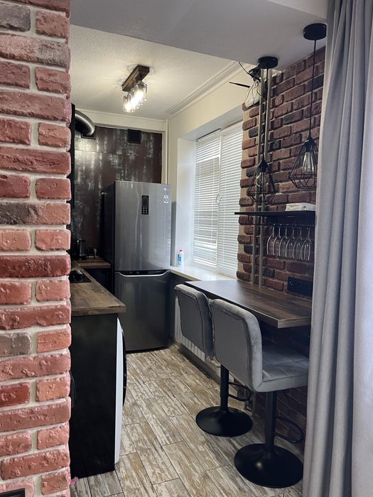 Подобово 1 кімн.квартира-студія.Вода постійно.