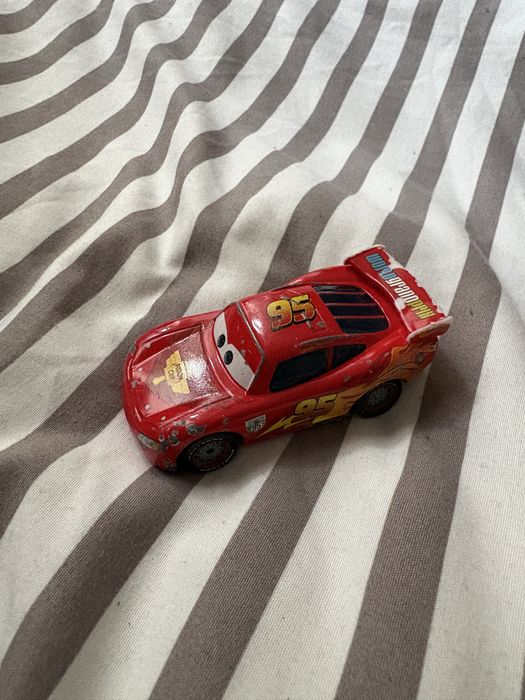 Samochodzik Hot Wheels Zygzak McQueen