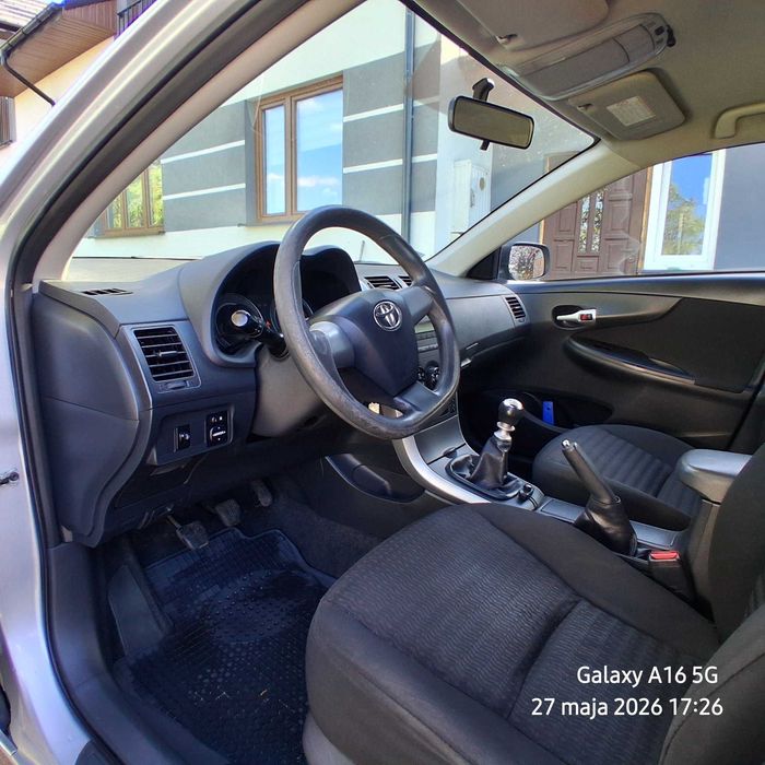 Toyota corolla 2012 rok benzyna