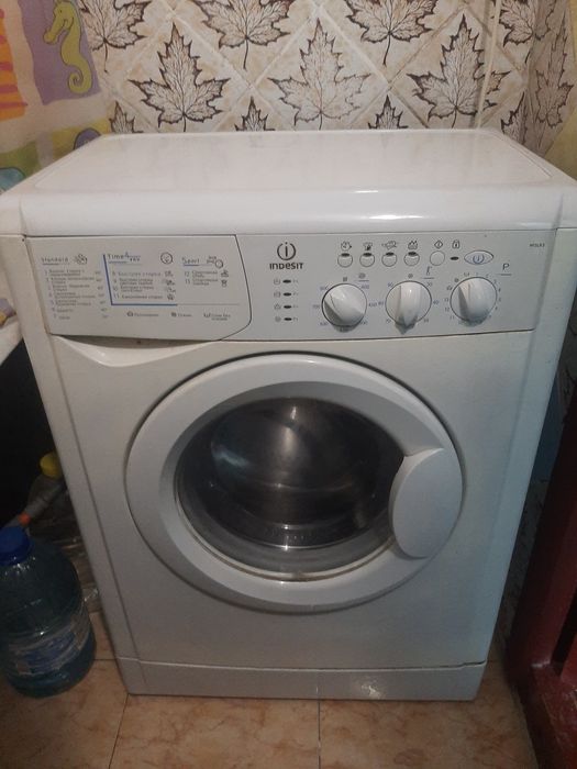 Продам стиральные машинки Indesit и Ariston под восстановление или на запчасти