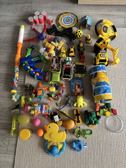 Іграшки коробка від 2 до 4 років