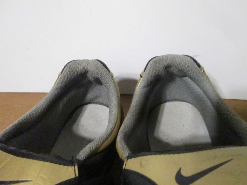 Футбольные Бутсы Буци Nike 44 размер