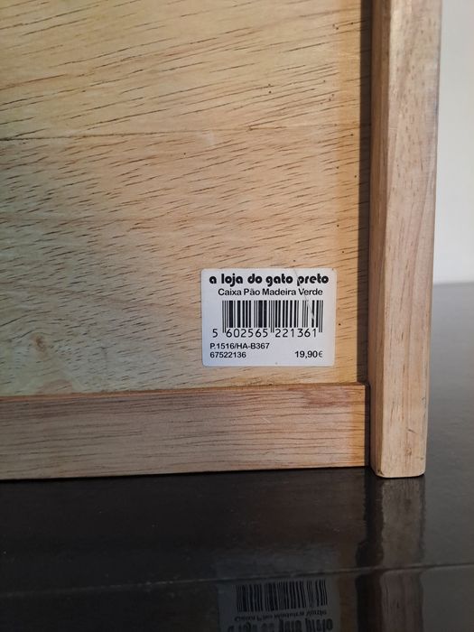 Caixa de pão de madeira