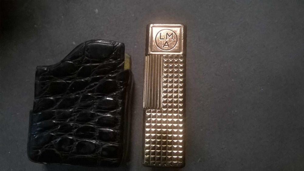 Isqueiro Dupont em ouro