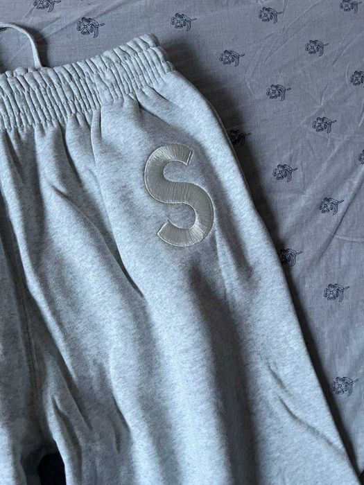 Supreme spodnie szare sportowe S LOGO L nowe