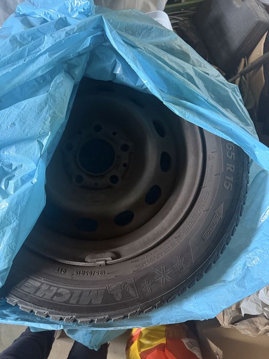 Koła BMW 5x120 R15 – oryginalne stalówki 1999 + Michelin zimowe