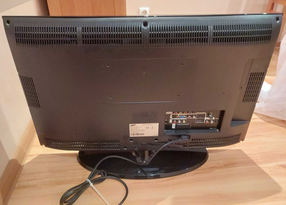 Telewizor Samsung 32 całe