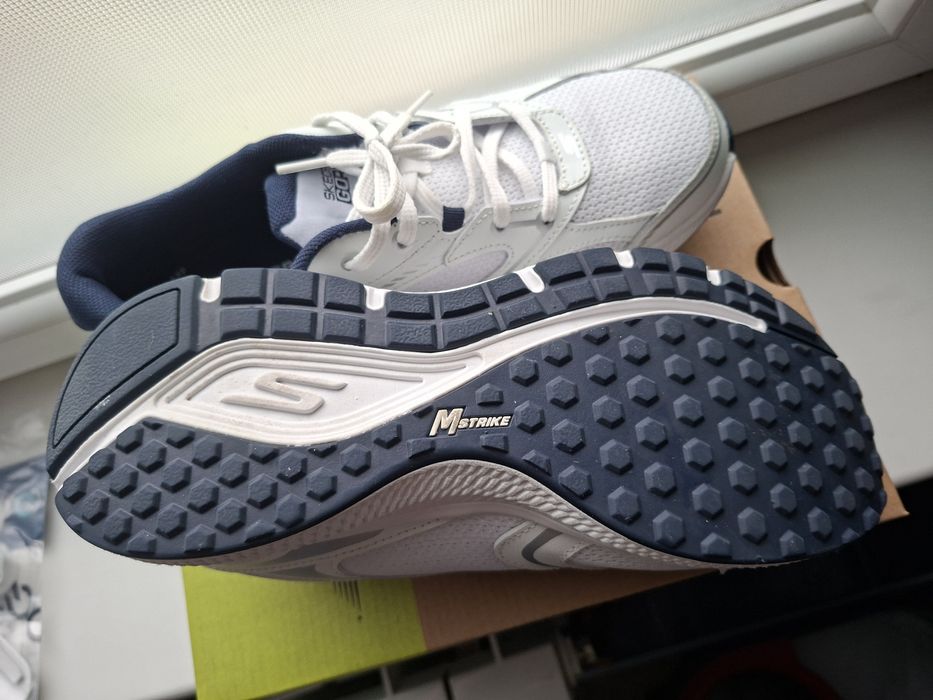 Фірмові кросівки Skechers 41 розмір