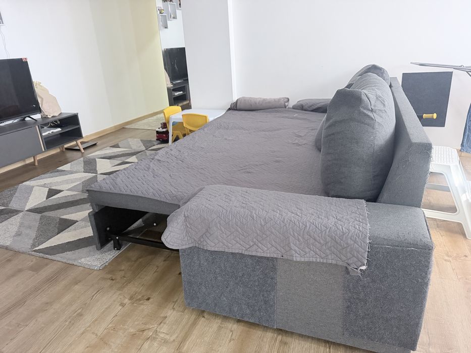 Sofa Cama ‘ abre e fecha ! Bom estado de uso’ pagamento apenas em Notas