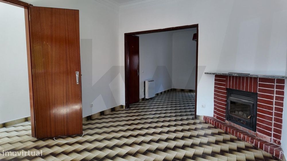 Arrendamento de Moradia 2 pisos com garagem | Belverde/Seixal