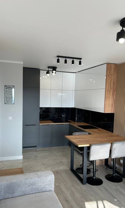 Do wynajęcia nowoczesne mieszkanie z dużym balkonem Sunset Park Przemyśl | Здається сучасна квартира з великим балконом.