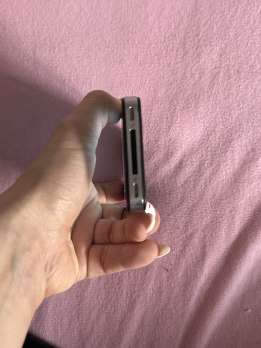 Iphone 4s 16 gb.