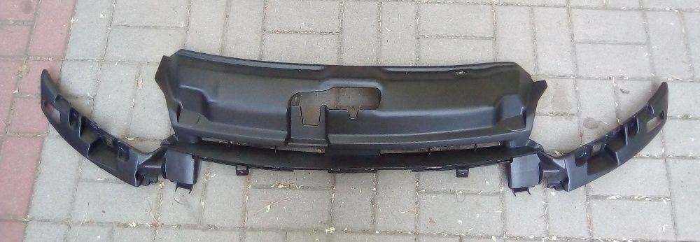 PEUGEOT 208 LIFT górne mocowanie wspornik nakładka zderzaka