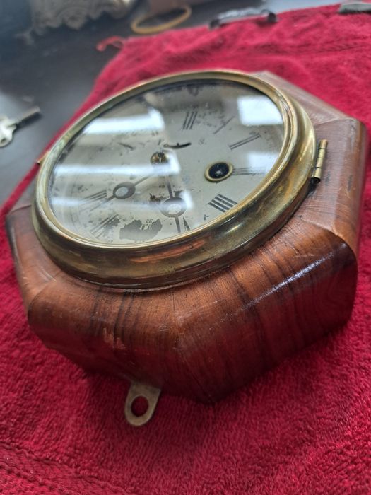 Mały Stary zegar ścienny