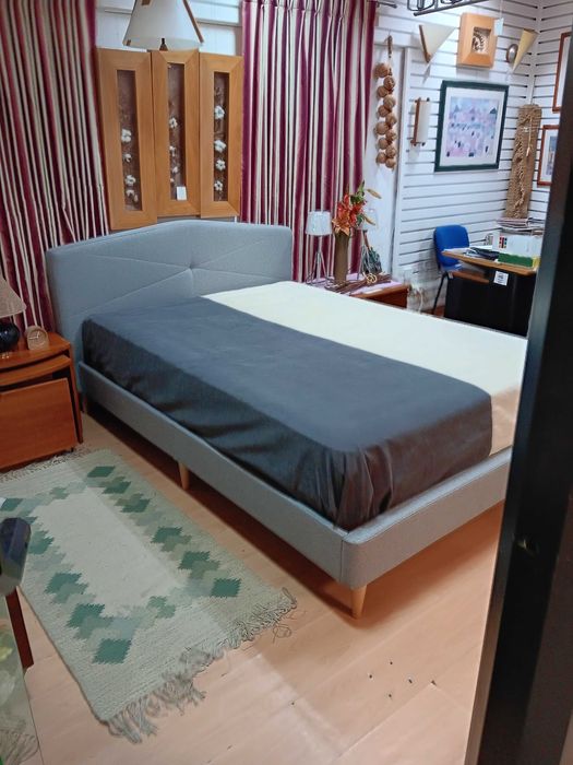 Cama casal forrada a tecido, NOVA