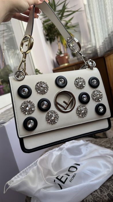 Продам сумку через плече