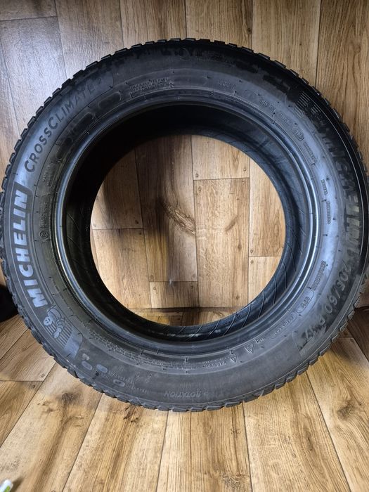 205/60/17 Michelin Para Całoroczne 6mm 2023r CrossClimate2