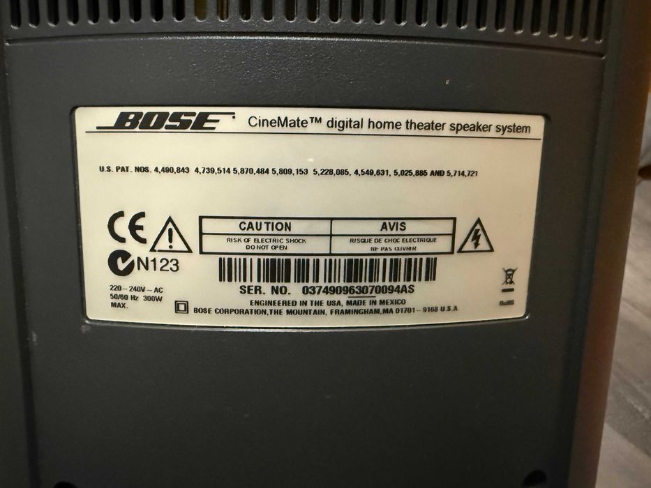 Bose CineMate digital home theater speaker system - Komplet