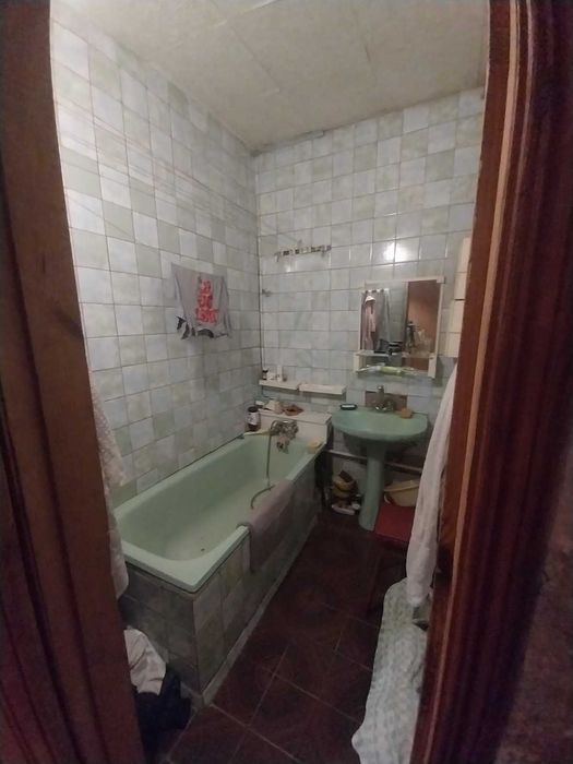 Окремий будинок у районі м'ясокомбінату. Цікава пропозиція під бізнес.