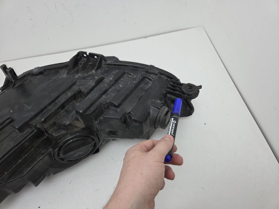 Фара права Audi A4 B9 2020-2024 USA