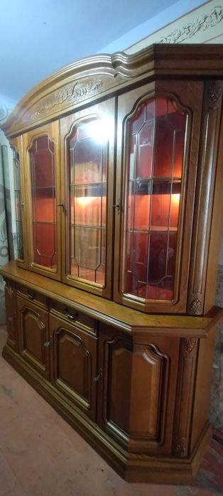 Продам сервант, креденс,вітрина дубова з Німеччини