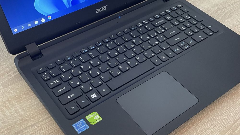 Ноутбук Acer Aspire ES1-532G / Nvidia GeForce 920MX 2 GB / 4 ядра / 3 год. акб / 1 TB HDD