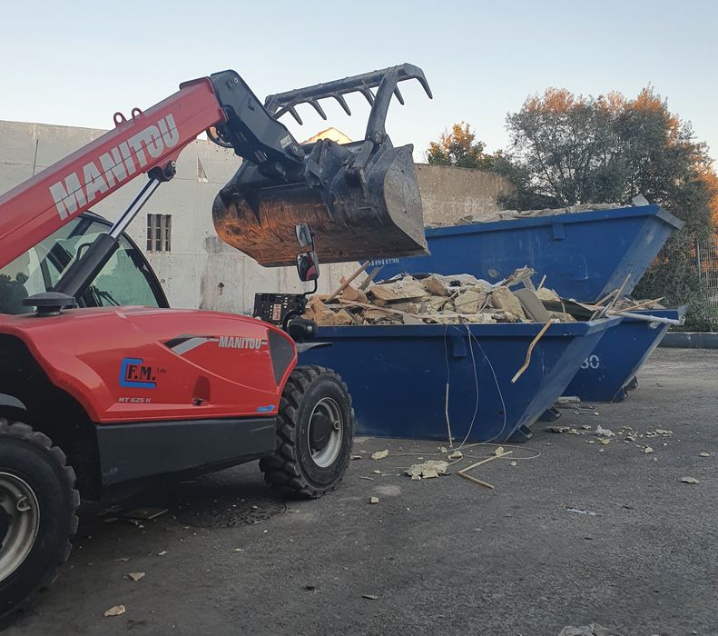 CONTENTORES para recolha e transporte de entulho e lixo diverso