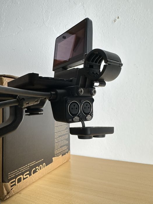 Canon EOS C300i - Câmara Linha Cinema em Bom Estado