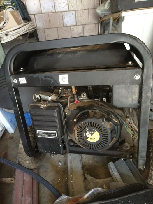 Бензиновий генератор Firman 2800