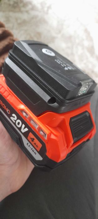 Адаптер/павербанк на макіту з ліхтарем і 2usb